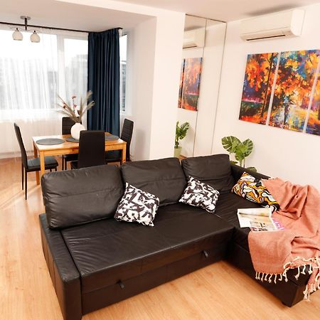 Enchanting Retreat - Historic Old Town - Pet-Friendly Haven - Steps From Unirii Bükreş Dış mekan fotoğraf