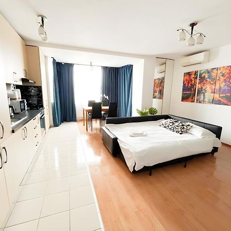 Enchanting Retreat - Historic Old Town - Pet-Friendly Haven - Steps From Unirii Bükreş Dış mekan fotoğraf