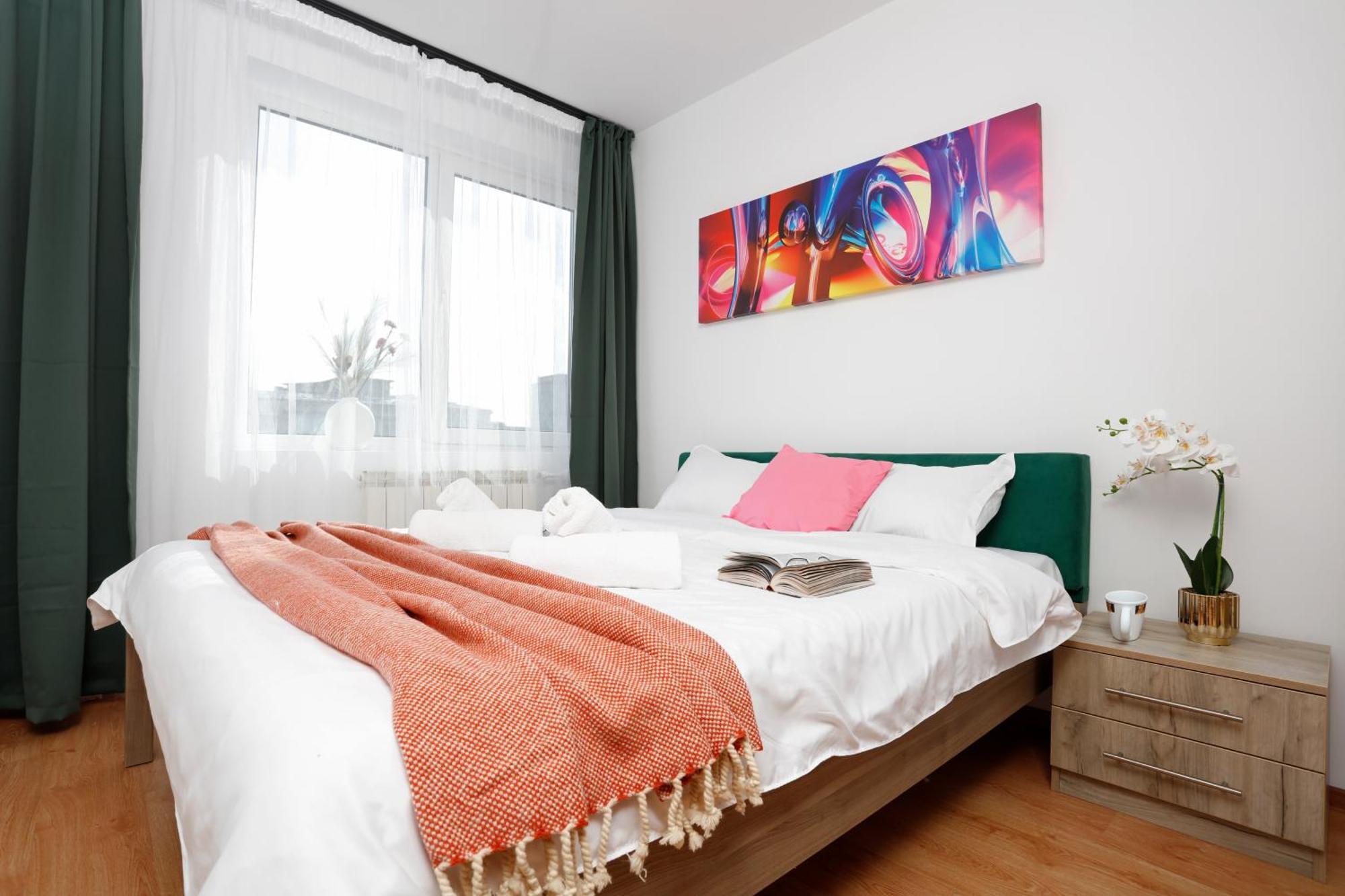 Enchanting Retreat - Historic Old Town - Pet-Friendly Haven - Steps From Unirii Bükreş Dış mekan fotoğraf